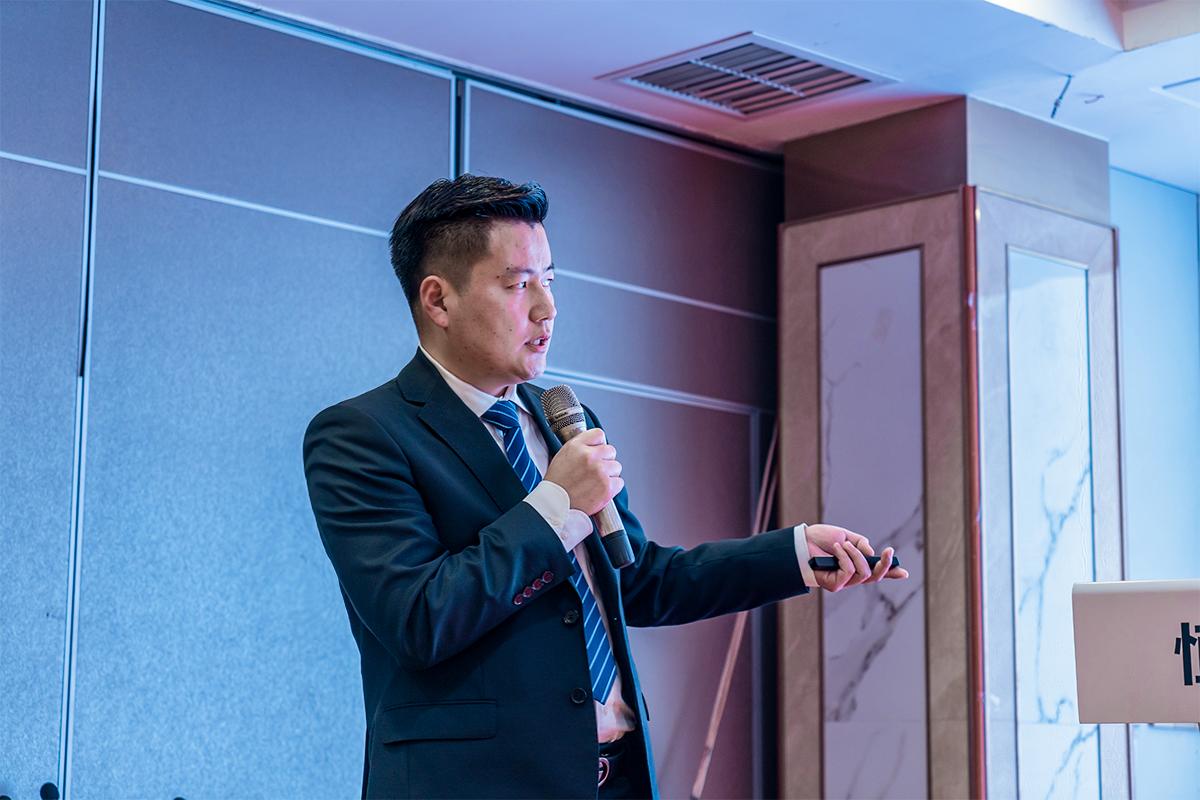 内貿部副總(zong)經理夏威