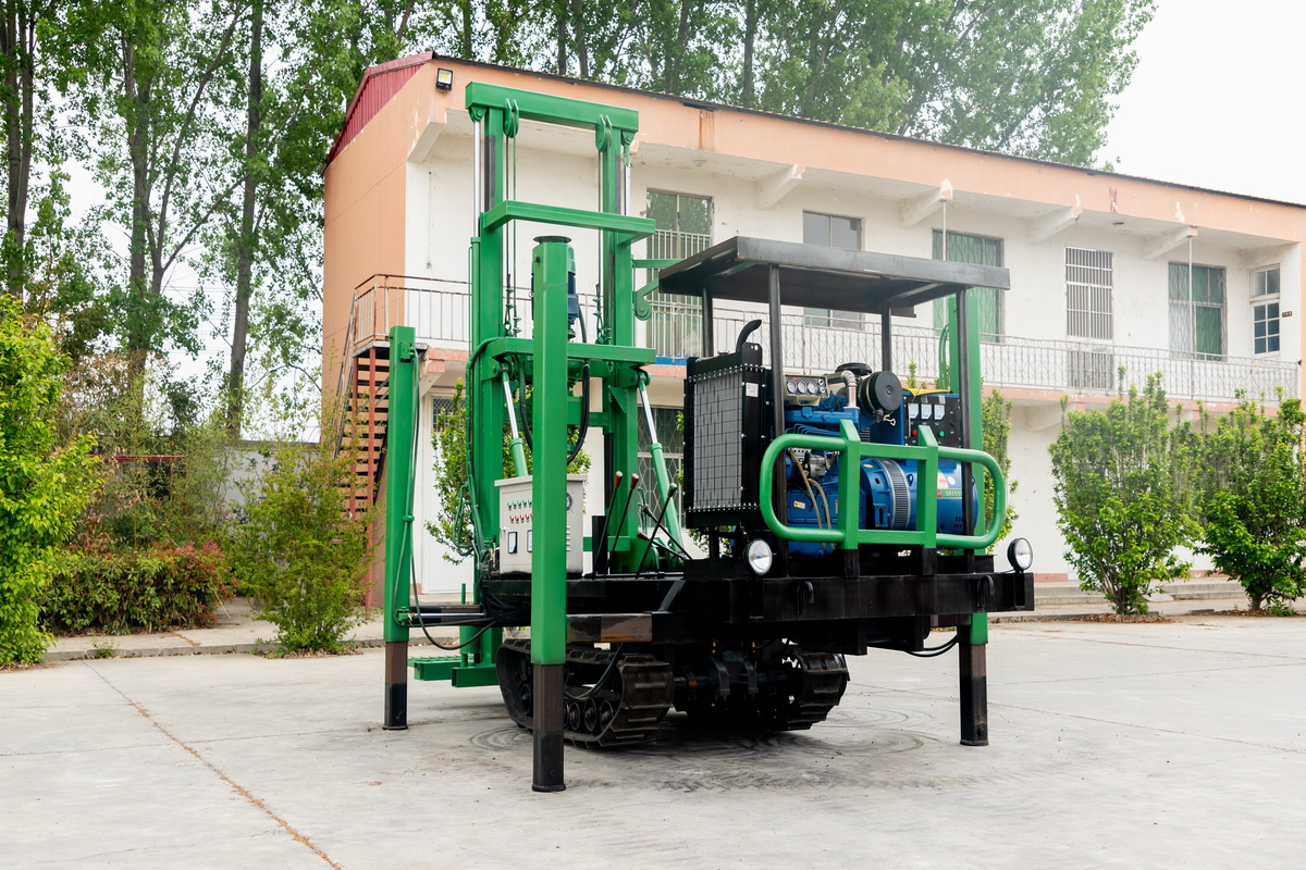 5寸橡(xiàng)膠履帶鑽(zuàn)機