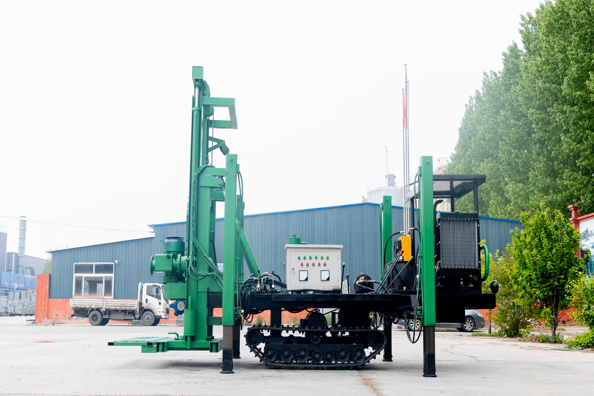 5寸橡(xiàng)膠履帶鑽(zuàn)機