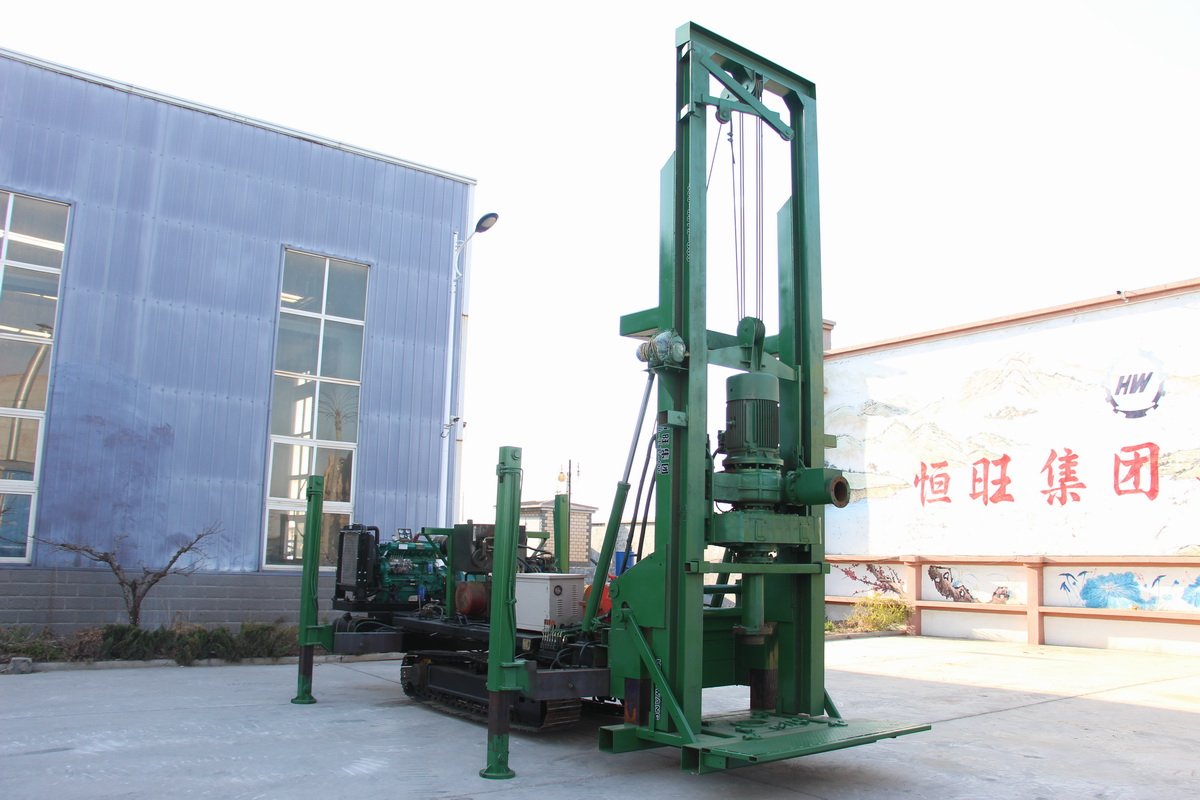 7寸鋼履帶反循環(huan)鑽機