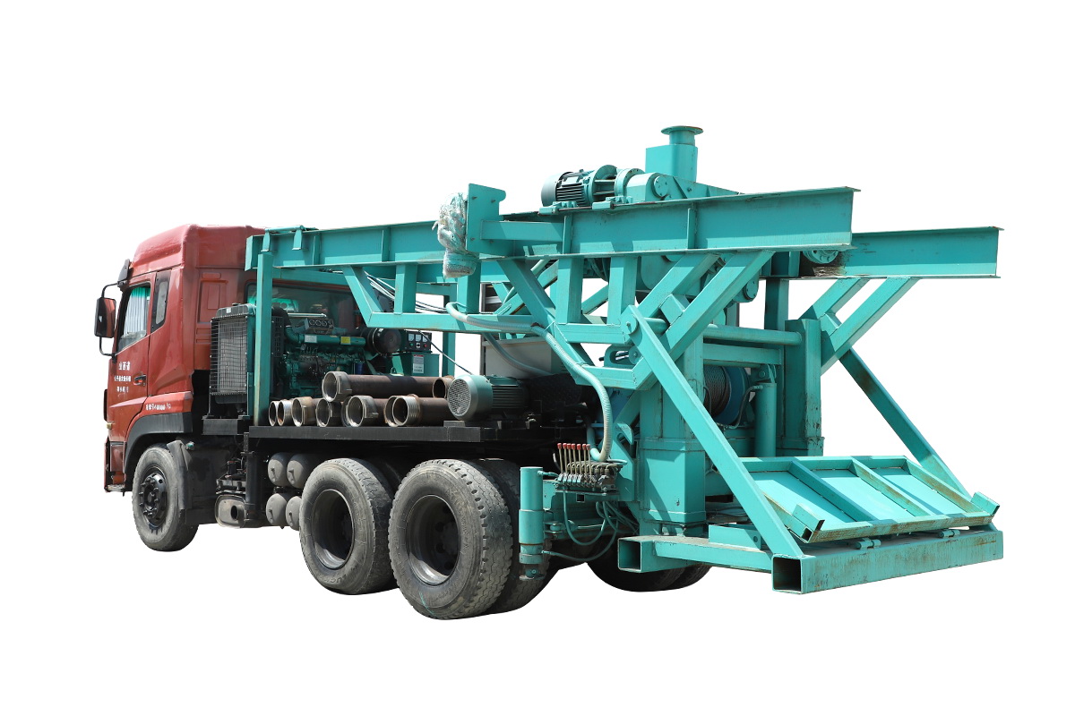 8寸後(hòu)八輪汽車(che)鑽機