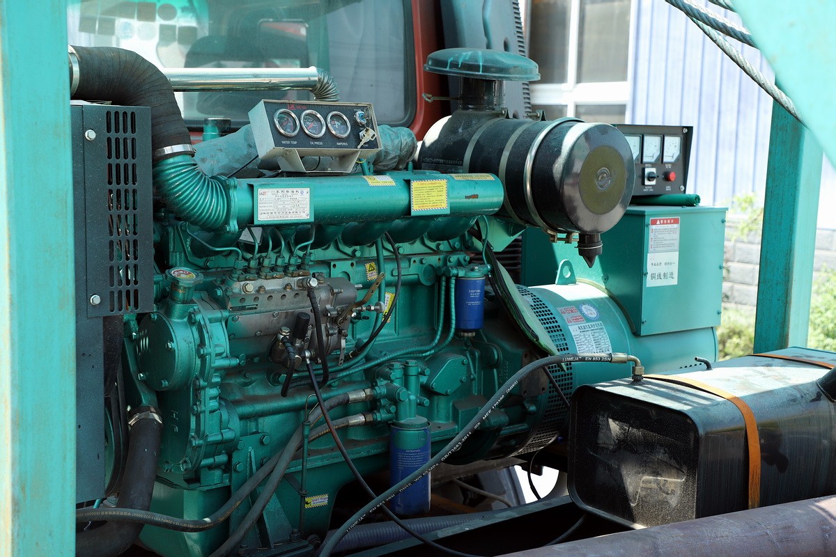 8寸後(hou)八輪汽車(chē)鑽機